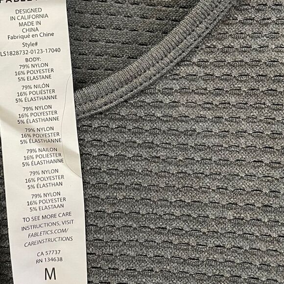 NWT FABLETICS Musetta Seamless Top Gray Size Medium - Picture 5 of 6